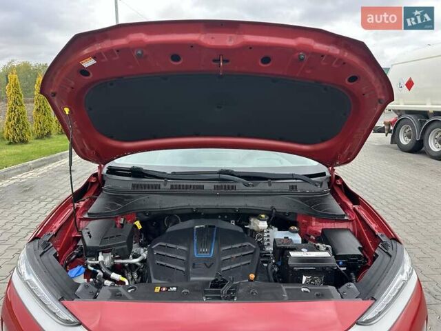 Красный Хендай Kona, объемом двигателя 0 л и пробегом 110 тыс. км за 16700 $, фото 42 на Automoto.ua