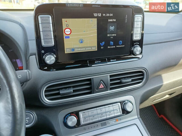 Красный Хендай Kona, объемом двигателя 0 л и пробегом 146 тыс. км за 20500 $, фото 15 на Automoto.ua