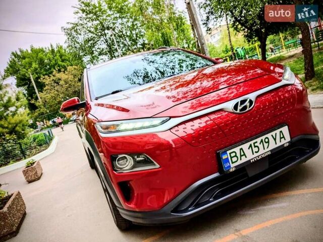 Красный Хендай Kona, объемом двигателя 0 л и пробегом 154 тыс. км за 17200 $, фото 10 на Automoto.ua