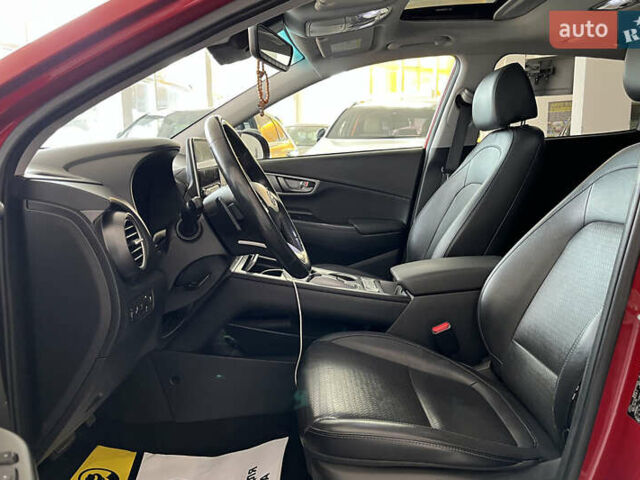 Червоний Хендай Kona, об'ємом двигуна 0 л та пробігом 103 тис. км за 18000 $, фото 14 на Automoto.ua