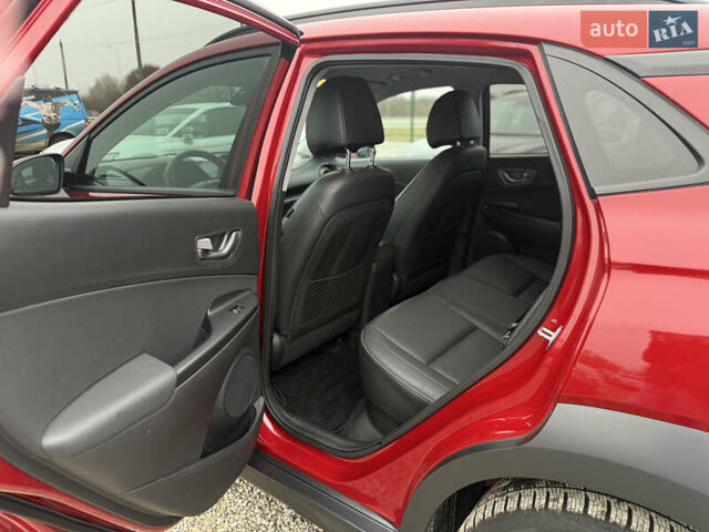 Красный Хендай Kona, объемом двигателя 0 л и пробегом 83 тыс. км за 17700 $, фото 9 на Automoto.ua