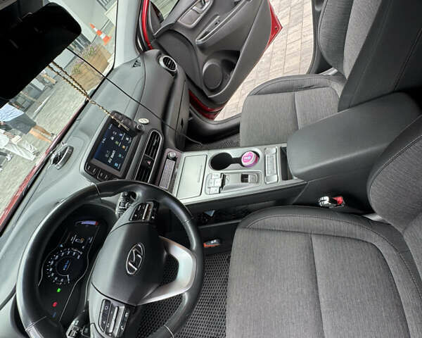 Красный Хендай Kona, объемом двигателя 0 л и пробегом 93 тыс. км за 18200 $, фото 12 на Automoto.ua