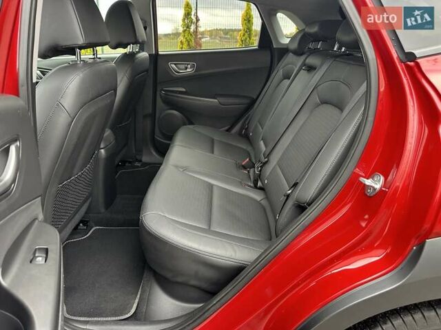 Красный Хендай Kona, объемом двигателя 0 л и пробегом 110 тыс. км за 16700 $, фото 20 на Automoto.ua