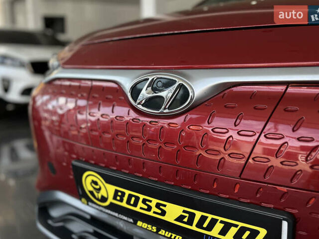 Червоний Хендай Kona, об'ємом двигуна 0 л та пробігом 103 тис. км за 18000 $, фото 8 на Automoto.ua