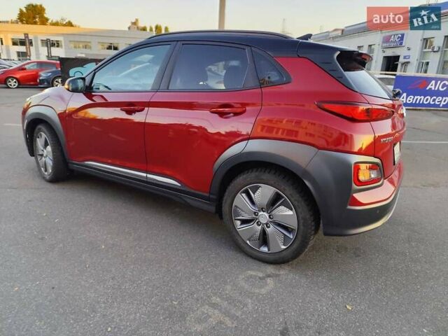 Червоний Хендай Kona, об'ємом двигуна 0 л та пробігом 125 тис. км за 17999 $, фото 2 на Automoto.ua