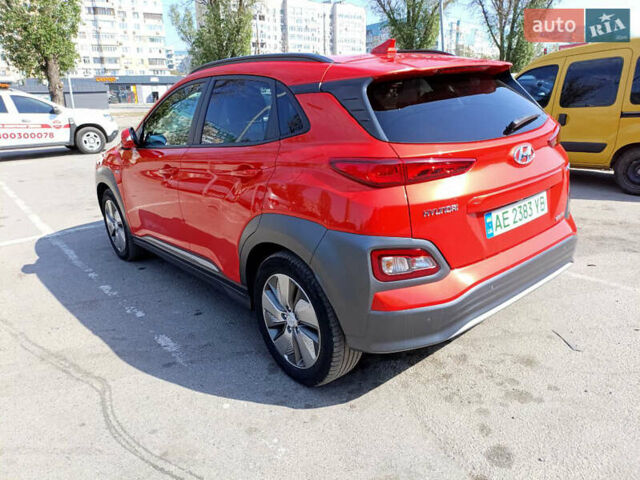 Красный Хендай Kona, объемом двигателя 0 л и пробегом 146 тыс. км за 20500 $, фото 3 на Automoto.ua