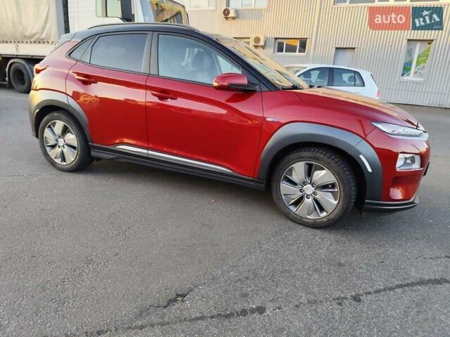 Червоний Хендай Kona, об'ємом двигуна 0 л та пробігом 125 тис. км за 17999 $, фото 9 на Automoto.ua