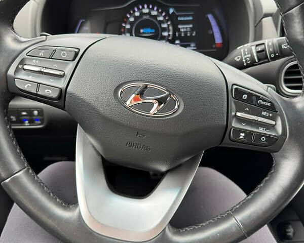 Красный Хендай Kona, объемом двигателя 0 л и пробегом 90 тыс. км за 14000 $, фото 24 на Automoto.ua