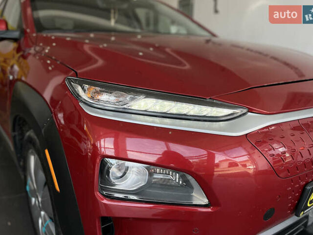 Червоний Хендай Kona, об'ємом двигуна 0 л та пробігом 103 тис. км за 18000 $, фото 9 на Automoto.ua