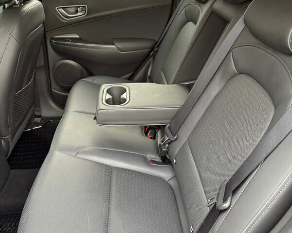 Красный Хендай Kona, объемом двигателя 0 л и пробегом 90 тыс. км за 14000 $, фото 14 на Automoto.ua