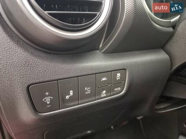 Червоний Хендай Kona, об'ємом двигуна 0 л та пробігом 156 тис. км за 16850 $, фото 15 на Automoto.ua