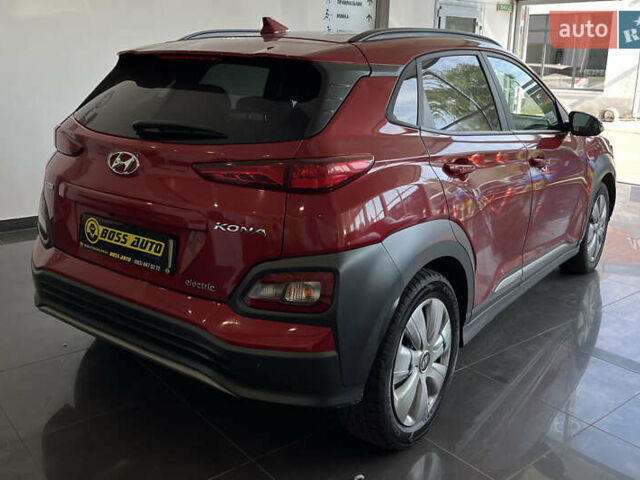 Червоний Хендай Kona, об'ємом двигуна 0 л та пробігом 103 тис. км за 18000 $, фото 6 на Automoto.ua