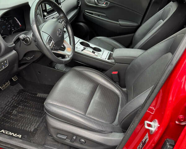 Красный Хендай Kona, объемом двигателя 0 л и пробегом 90 тыс. км за 14000 $, фото 31 на Automoto.ua