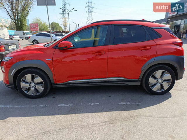 Красный Хендай Kona, объемом двигателя 0 л и пробегом 146 тыс. км за 20500 $, фото 4 на Automoto.ua