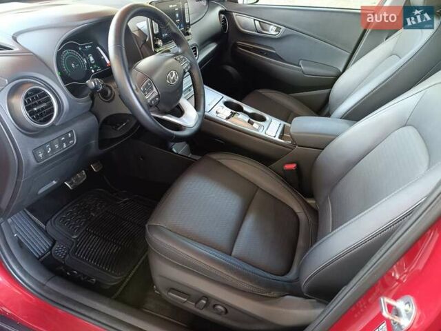 Червоний Хендай Kona, об'ємом двигуна 0 л та пробігом 87 тис. км за 16500 $, фото 9 на Automoto.ua