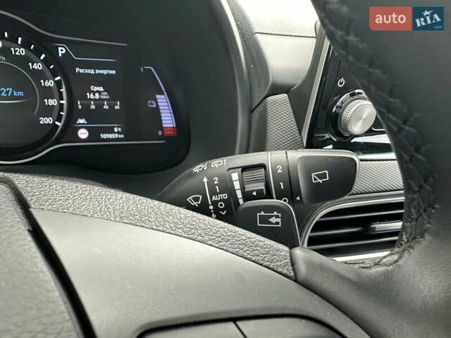 Красный Хендай Kona, объемом двигателя 0 л и пробегом 153 тыс. км за 16190 $, фото 45 на Automoto.ua