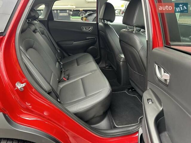 Красный Хендай Kona, объемом двигателя 0 л и пробегом 110 тыс. км за 16700 $, фото 21 на Automoto.ua