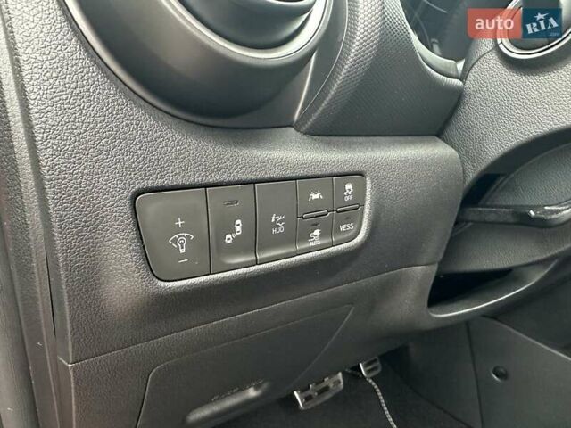 Красный Хендай Kona, объемом двигателя 0 л и пробегом 153 тыс. км за 16190 $, фото 37 на Automoto.ua