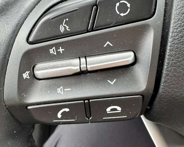 Красный Хендай Kona, объемом двигателя 0 л и пробегом 90 тыс. км за 14000 $, фото 17 на Automoto.ua