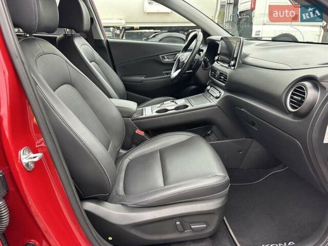 Красный Хендай Kona, объемом двигателя 0 л и пробегом 153 тыс. км за 16190 $, фото 27 на Automoto.ua