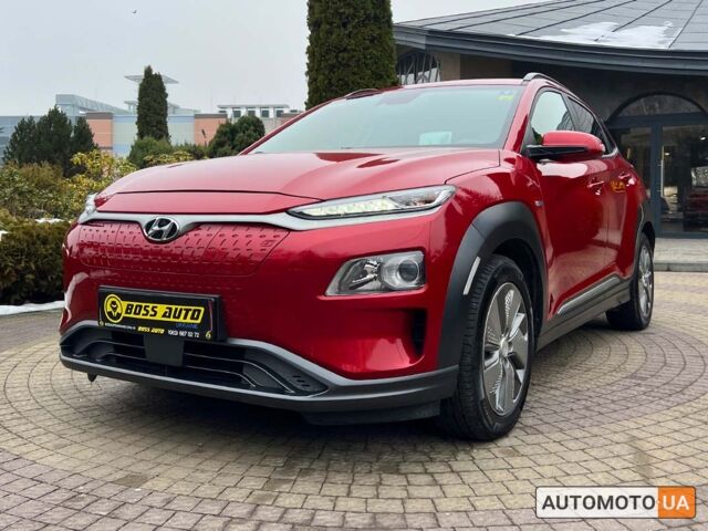 Красный Хендай Kona, объемом двигателя 64 л и пробегом 101 тыс. км за 17300 $, фото 2 на Automoto.ua