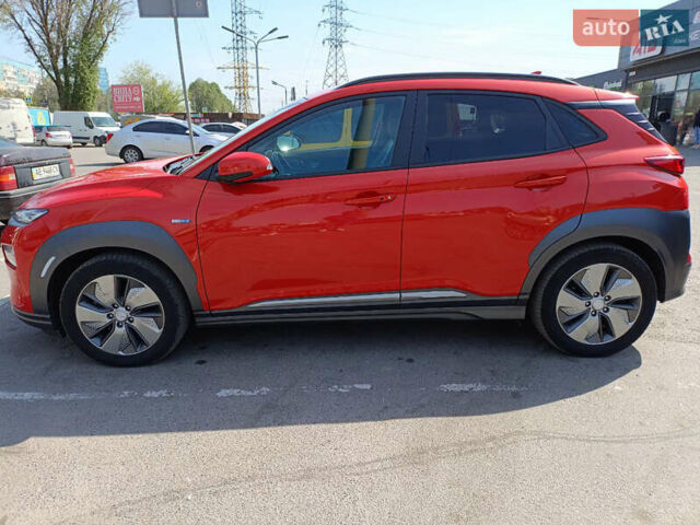 Красный Хендай Kona, объемом двигателя 0 л и пробегом 146 тыс. км за 20500 $, фото 5 на Automoto.ua