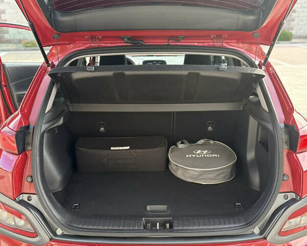 Красный Хендай Kona, объемом двигателя 0 л и пробегом 71 тыс. км за 17899 $, фото 14 на Automoto.ua