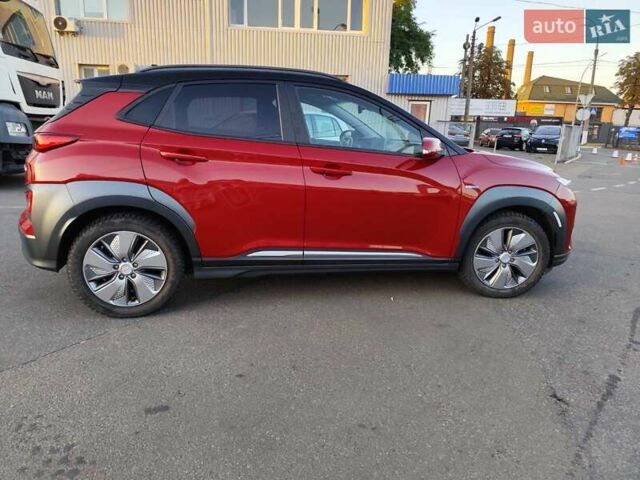 Червоний Хендай Kona, об'ємом двигуна 0 л та пробігом 125 тис. км за 17999 $, фото 7 на Automoto.ua