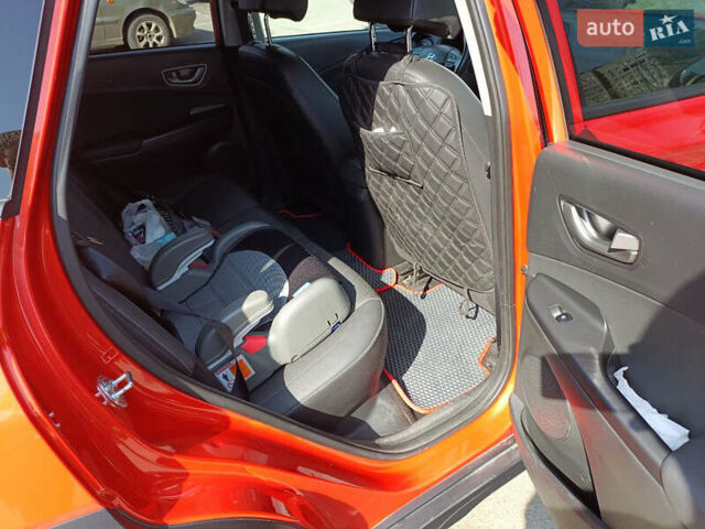 Красный Хендай Kona, объемом двигателя 0 л и пробегом 146 тыс. км за 20500 $, фото 10 на Automoto.ua