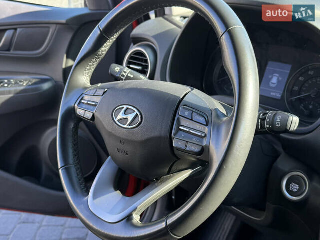 Красный Хендай Kona, объемом двигателя 2 л и пробегом 105 тыс. км за 14900 $, фото 20 на Automoto.ua