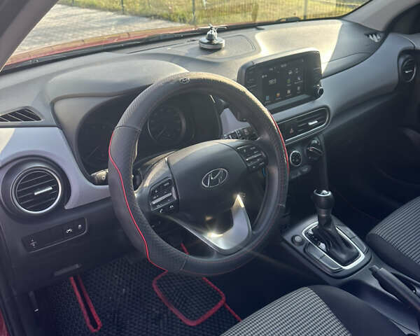 Червоний Хендай Kona, об'ємом двигуна 2 л та пробігом 160 тис. км за 14600 $, фото 5 на Automoto.ua