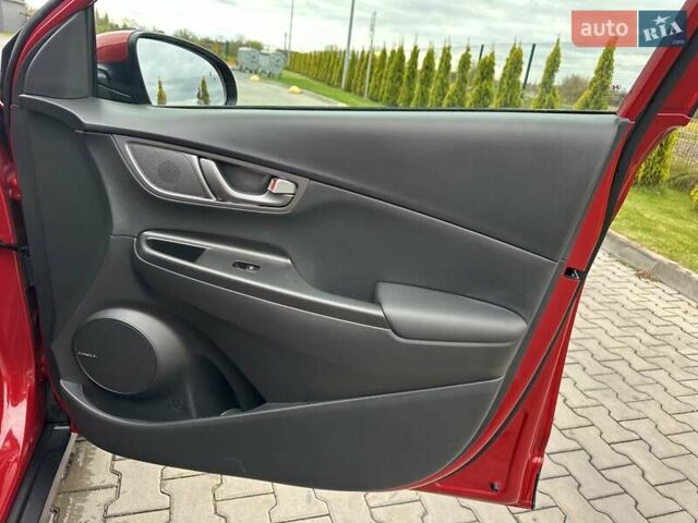 Красный Хендай Kona, объемом двигателя 0 л и пробегом 153 тыс. км за 16190 $, фото 25 на Automoto.ua