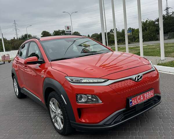 Красный Хендай Kona, объемом двигателя 0 л и пробегом 99 тыс. км за 16900 $, фото 32 на Automoto.ua