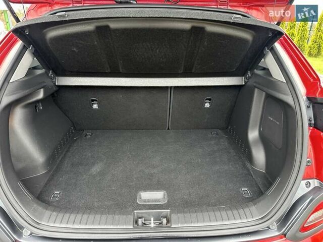 Красный Хендай Kona, объемом двигателя 0 л и пробегом 110 тыс. км за 16700 $, фото 9 на Automoto.ua