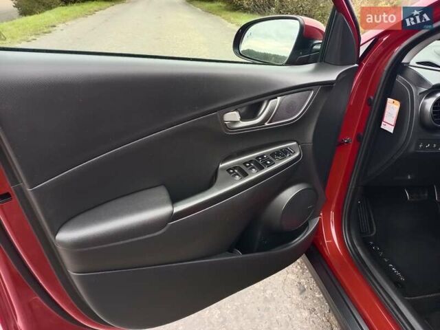 Червоний Хендай Kona, об'ємом двигуна 0 л та пробігом 156 тис. км за 16850 $, фото 12 на Automoto.ua