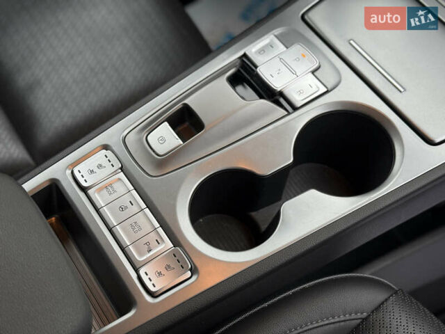 Красный Хендай Kona, объемом двигателя 0 л и пробегом 83 тыс. км за 17700 $, фото 19 на Automoto.ua