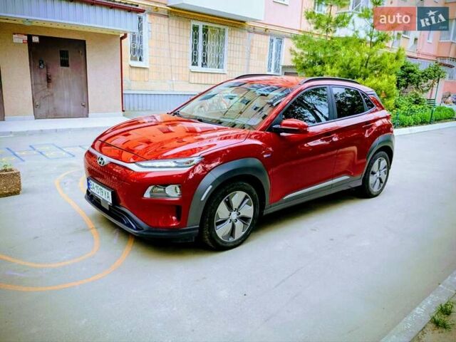 Красный Хендай Kona, объемом двигателя 0 л и пробегом 154 тыс. км за 17200 $, фото 5 на Automoto.ua