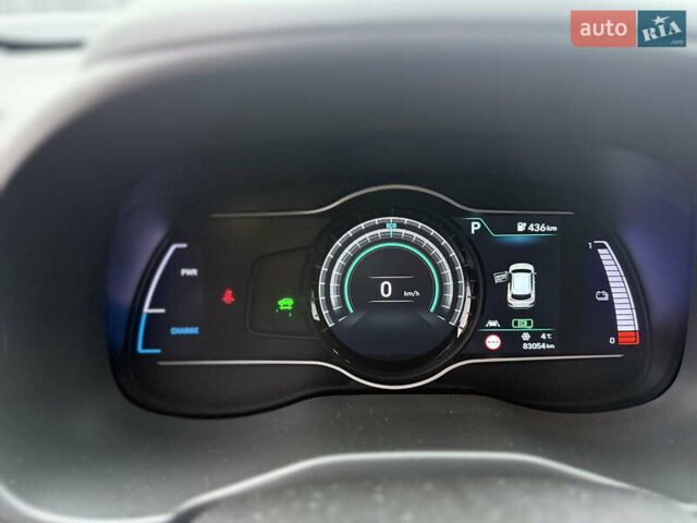 Красный Хендай Kona, объемом двигателя 0 л и пробегом 83 тыс. км за 17700 $, фото 7 на Automoto.ua