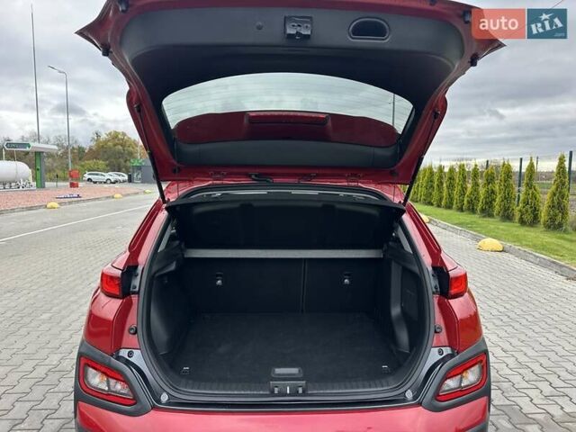 Красный Хендай Kona, объемом двигателя 0 л и пробегом 110 тыс. км за 16700 $, фото 8 на Automoto.ua