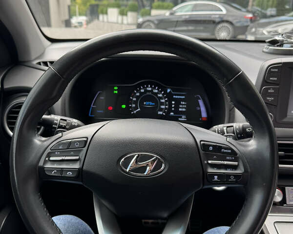 Красный Хендай Kona, объемом двигателя 0 л и пробегом 93 тыс. км за 18200 $, фото 14 на Automoto.ua