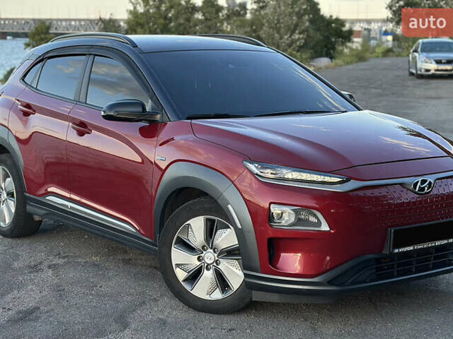 Красный Хендай Kona, объемом двигателя 0 л и пробегом 153 тыс. км за 15999 $, фото 7 на Automoto.ua