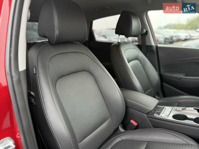 Красный Хендай Kona, объемом двигателя 0 л и пробегом 83 тыс. км за 17700 $, фото 11 на Automoto.ua