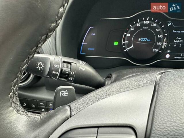 Красный Хендай Kona, объемом двигателя 0 л и пробегом 110 тыс. км за 16700 $, фото 29 на Automoto.ua