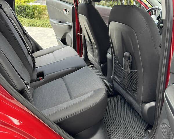 Красный Хендай Kona, объемом двигателя 0 л и пробегом 93 тыс. км за 18200 $, фото 10 на Automoto.ua