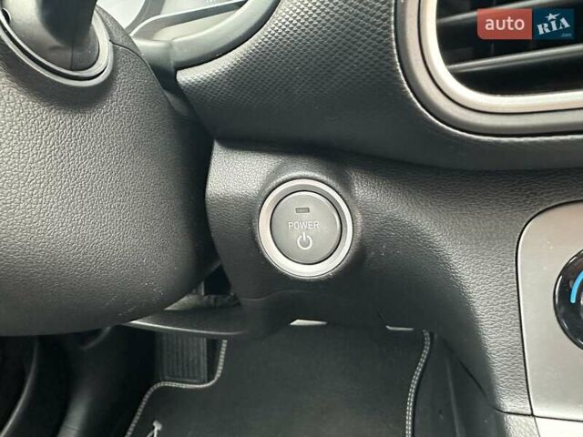 Красный Хендай Kona, объемом двигателя 0 л и пробегом 153 тыс. км за 16190 $, фото 34 на Automoto.ua