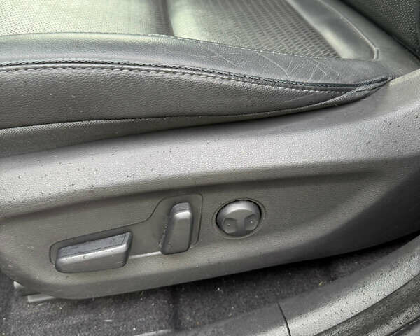 Красный Хендай Kona, объемом двигателя 0 л и пробегом 90 тыс. км за 14000 $, фото 19 на Automoto.ua