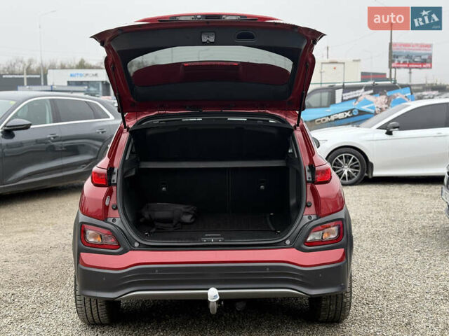 Красный Хендай Kona, объемом двигателя 0 л и пробегом 83 тыс. км за 17700 $, фото 15 на Automoto.ua