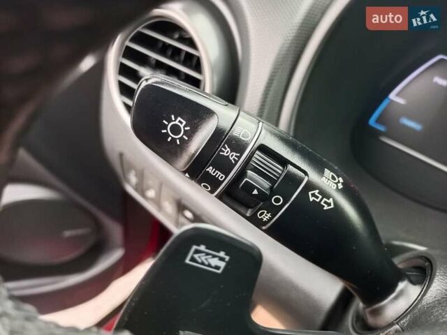 Червоний Хендай Kona, об'ємом двигуна 0 л та пробігом 156 тис. км за 16850 $, фото 49 на Automoto.ua