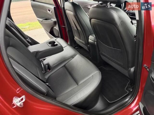 Червоний Хендай Kona, об'ємом двигуна 0 л та пробігом 156 тис. км за 16850 $, фото 25 на Automoto.ua