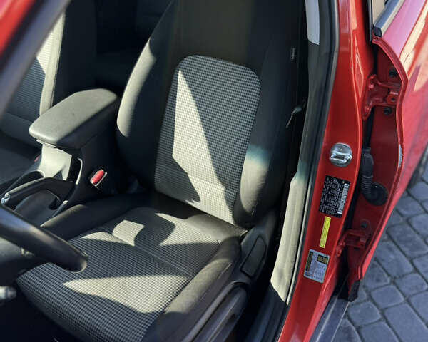 Красный Хендай Kona, объемом двигателя 2 л и пробегом 105 тыс. км за 14900 $, фото 12 на Automoto.ua